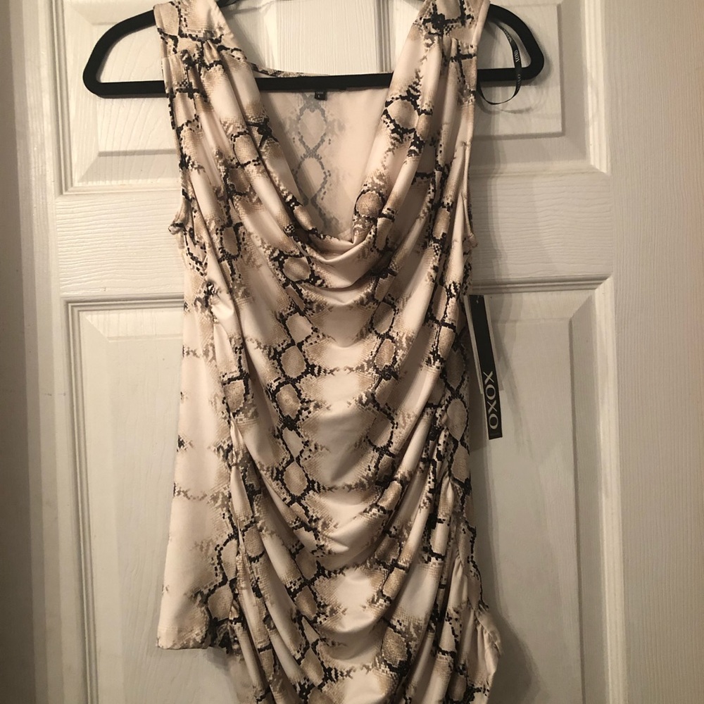 Sleeveless sexy top